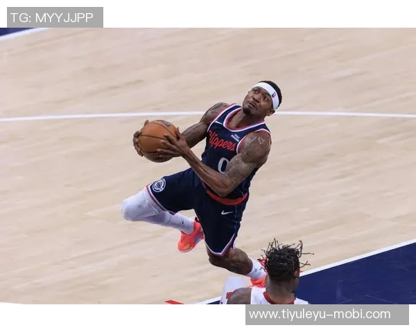 弗兰克谈比尔失望情绪期待他能重振状态迎接赛季挑战 弗兰克谈比尔失望情绪期待他能重振状态迎接赛季挑战