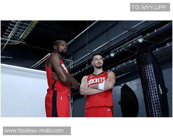 杜兰特称赞新阵容首秀表现与申京配合默契期待未来发展 杜兰特称赞新阵容首秀表现与申京配合默契期待未来发展