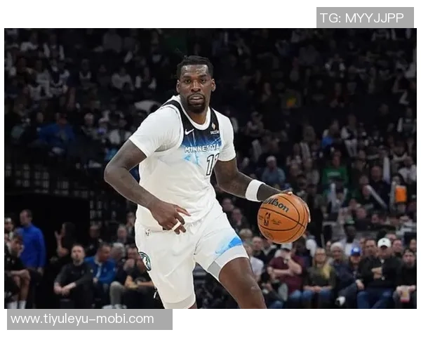 爱德华兹复出表现惊艳末节连中高难三分狂砍55分险些逆转比赛 爱德华兹复出表现惊艳末节连中高难三分狂砍55分险些逆转比赛