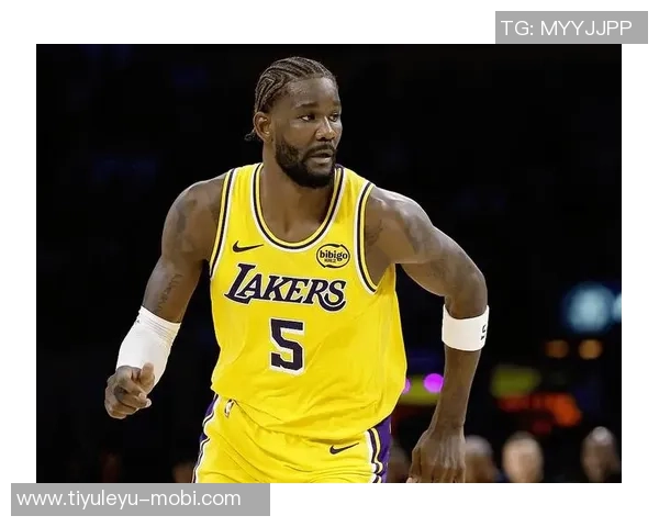 湖人对艾顿的长期中锋地位持保留态度分析