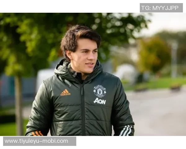 曼联女足新援官宣意外曝光另一笔交易引发球迷热议 曼联女足新援官宣意外曝光另一笔交易引发球迷热议